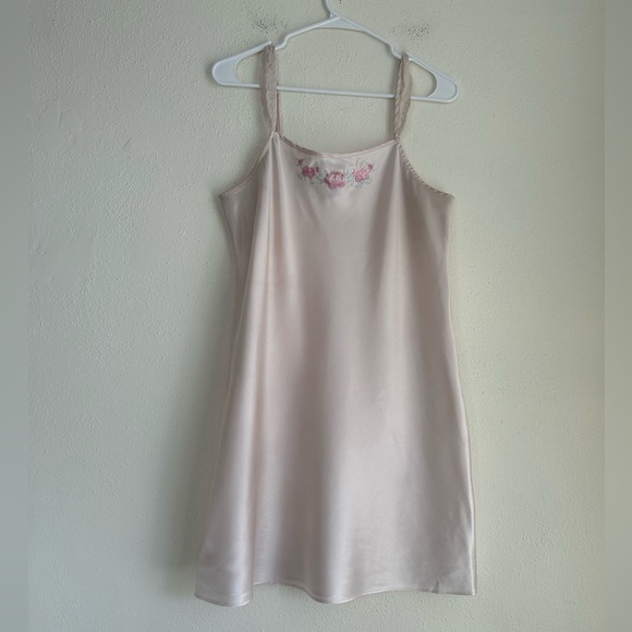 Vintage Dresses & Skirts - Y2K Baby Pink Embroidered Floral Mini Satin Slip Dress 2000s Vintage Medium